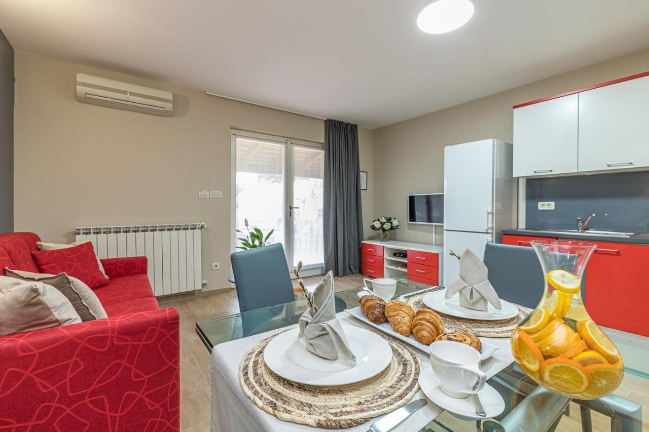 Apartment Complex Irena With Pool Porec Luaran gambar