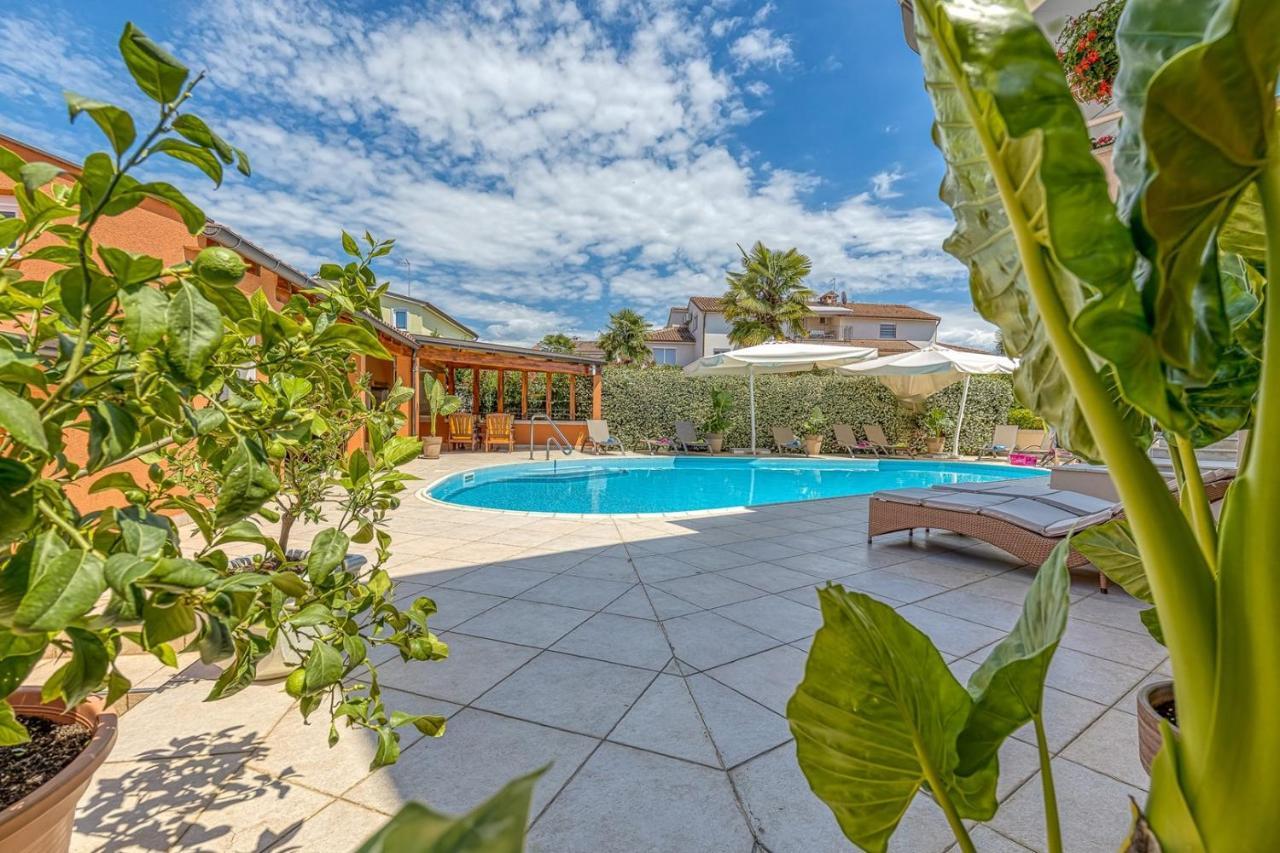 Apartment Complex Irena With Pool Porec Luaran gambar
